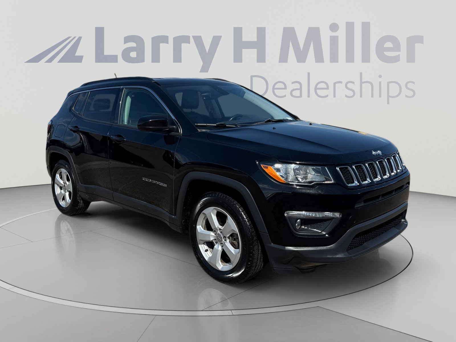 Used 2018 Jeep Compass Latitude w/ Popular Equipment Group FWD image 7