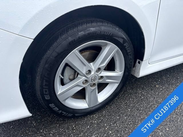 Used 2012 Toyota Camry SE FWD image 4