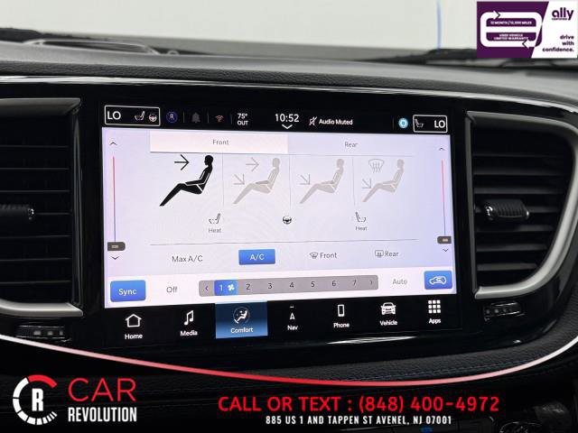 Used 2021 Chrysler Pacifica Touring-L image 28