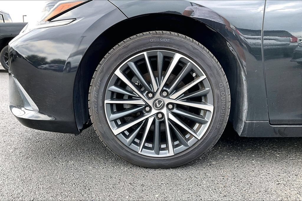 Used 2022 Lexus ES 350 w/ Premium Package FWD image 2