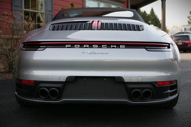 Used 2024 Porsche 911 Carrera w/ Premium Package RWD image 10