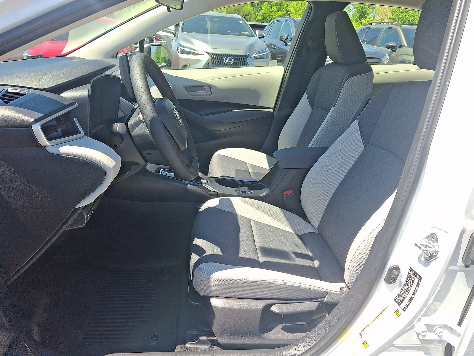 Used 2024 Toyota Corolla LE FWD image 13