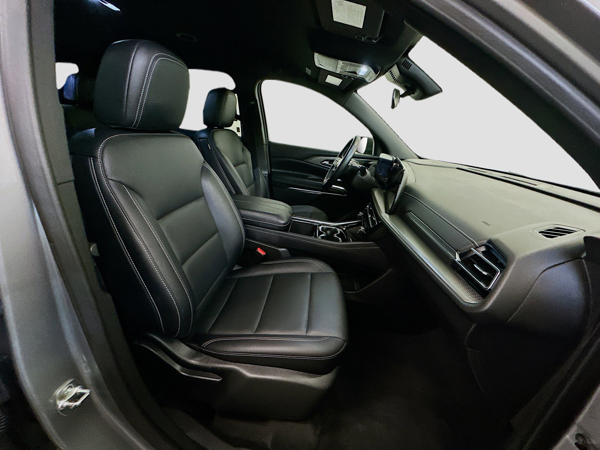 Used 2025 Chevrolet Traverse LT image 34