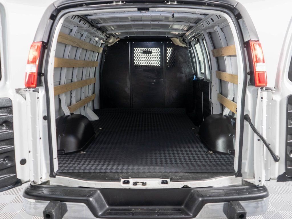 Used 2024 GMC Savana 2500 w/ Driver Convenience Package image 23
