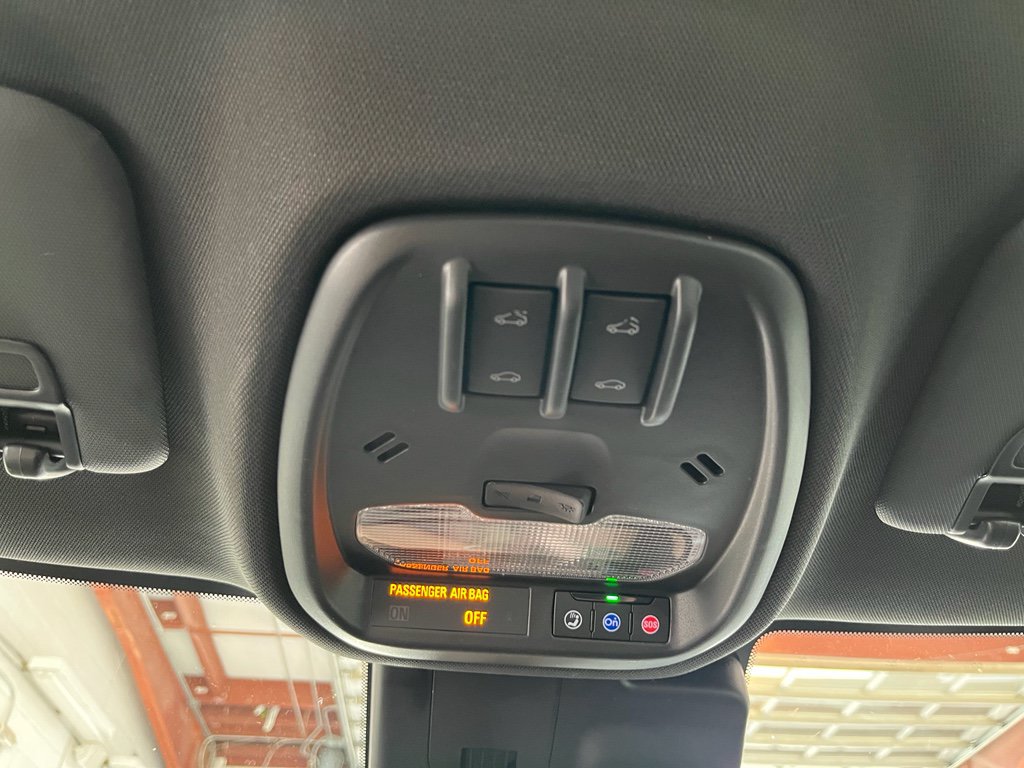 New 2026 Chevrolet Trax RS w/ Sunroof Package FWD image 24
