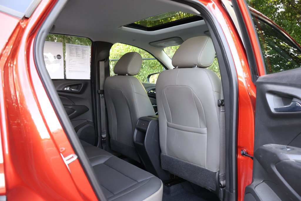 Used 2024 Chevrolet Trax ACTIV w/ Sunroof Package FWD image 49