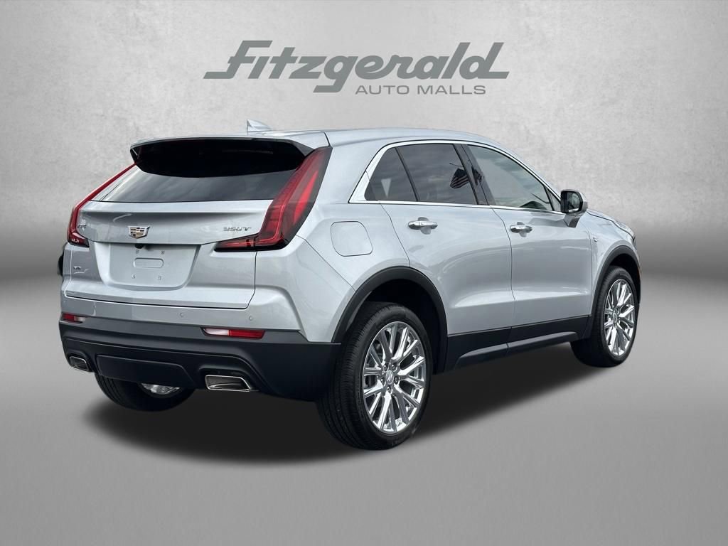 Used 2022 Cadillac XT4 Luxury w/ Cold Weather Package AWD/4WD image 6