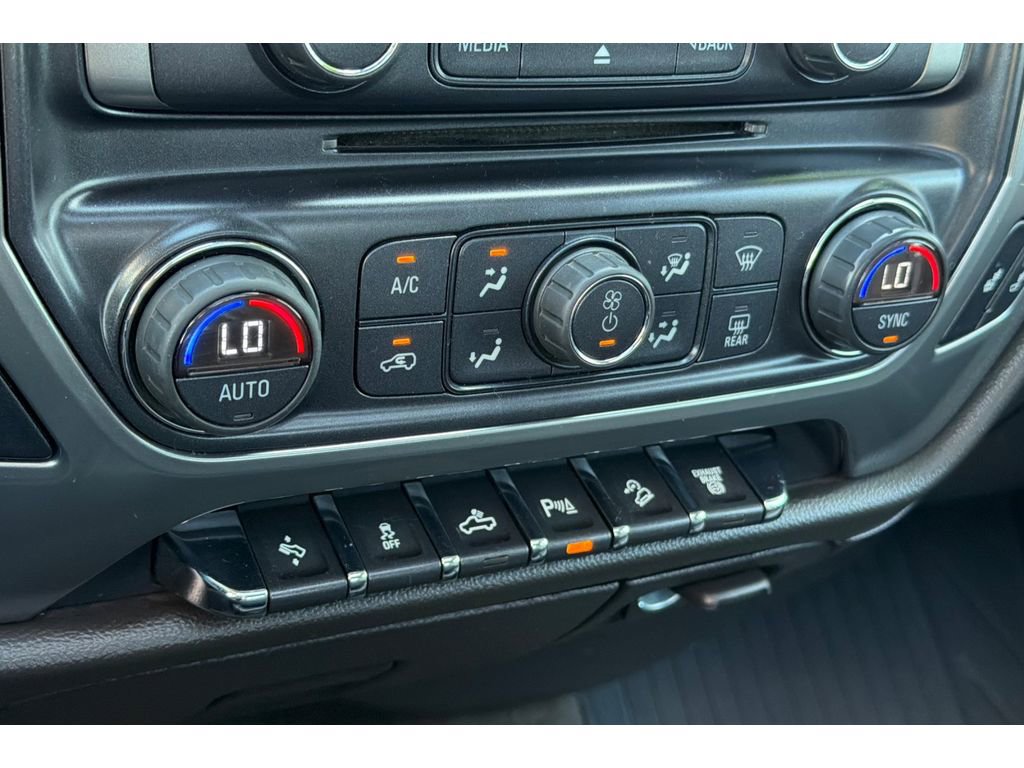 Used 2015 Chevrolet Silverado 2500 LTZ AWD/4WD image 21