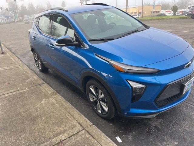 Used 2023 Chevrolet Bolt EUV LT w/ Convenience Package FWD image 4