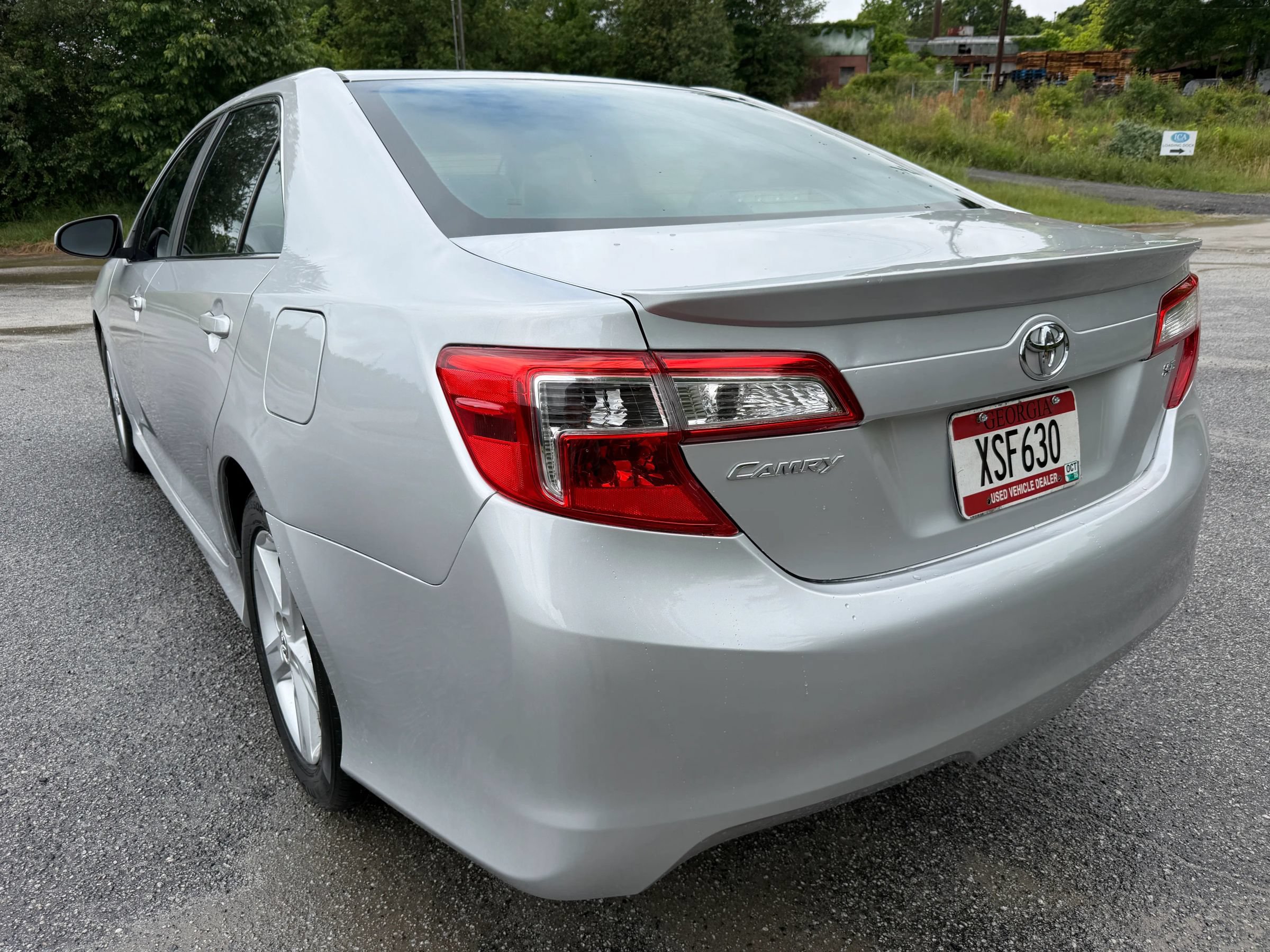 Used 2013 Toyota Camry SE FWD image 3