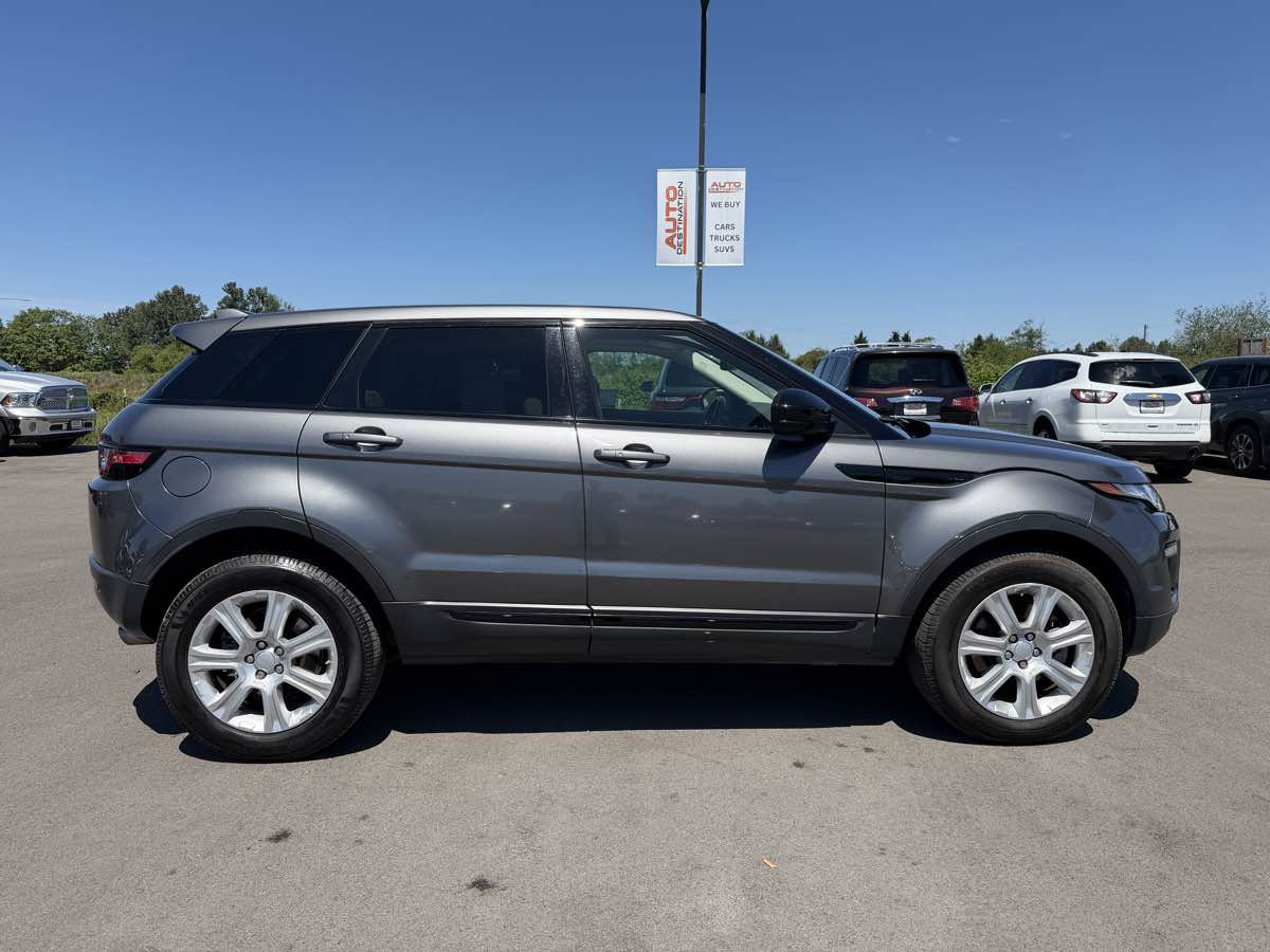 Used 2019 Land Rover Range Rover Evoque SE AWD/4WD image 9
