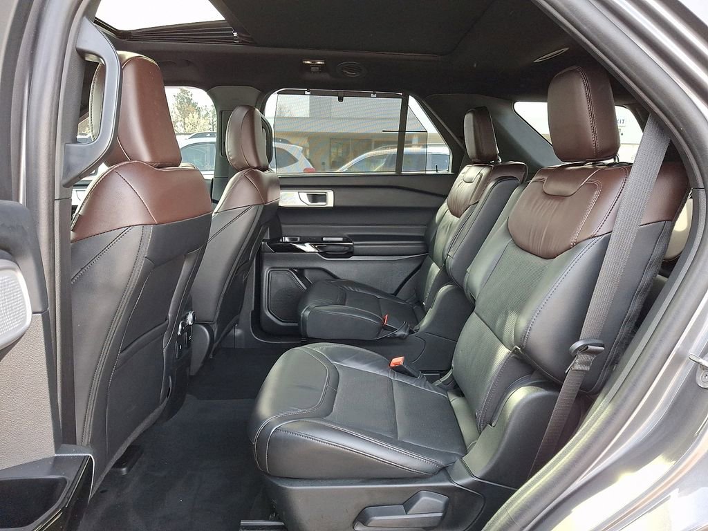 Used 2023 Ford Explorer Platinum w/ Technology Package image 11