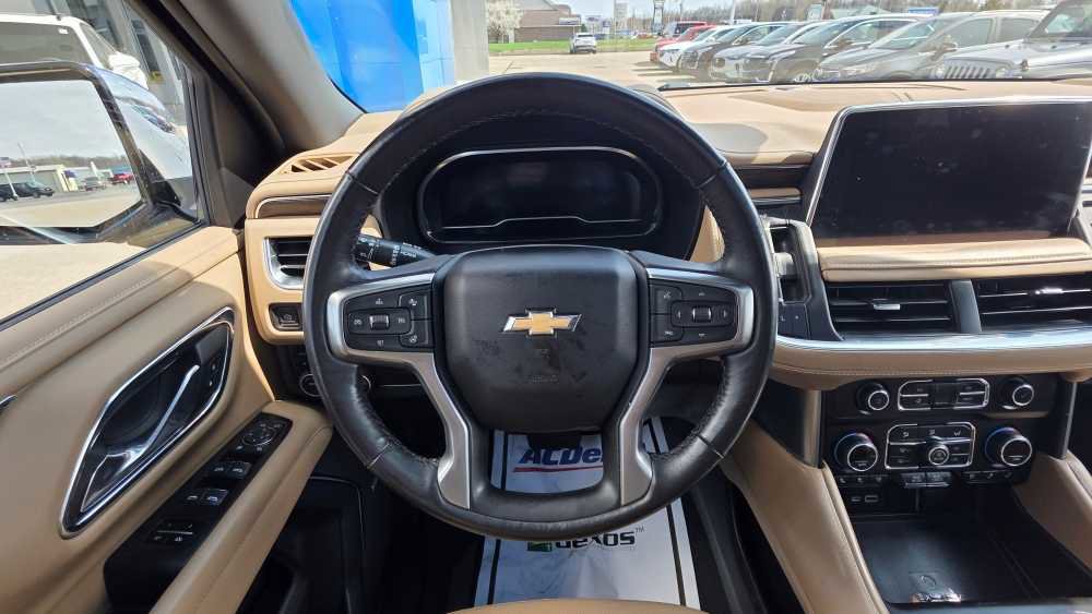 Used 2023 Chevrolet Tahoe Premier AWD/4WD image 14