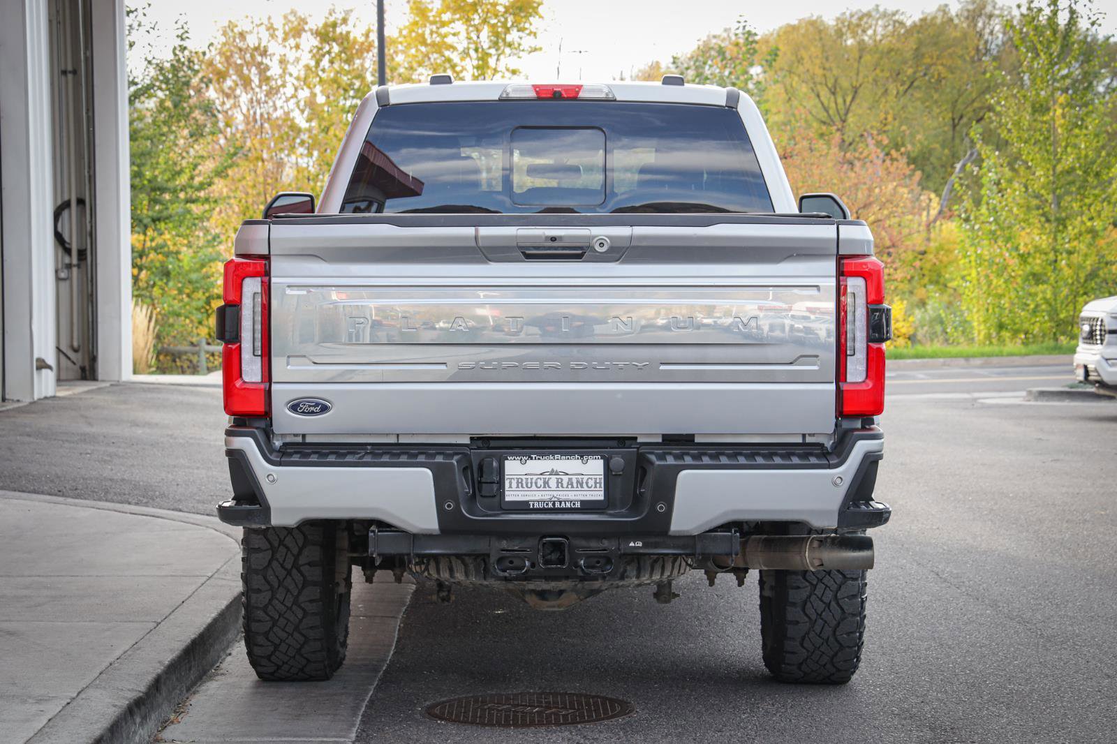 Used 2023 Ford F350 Platinum w/ Tremor Off-Road Package image 4