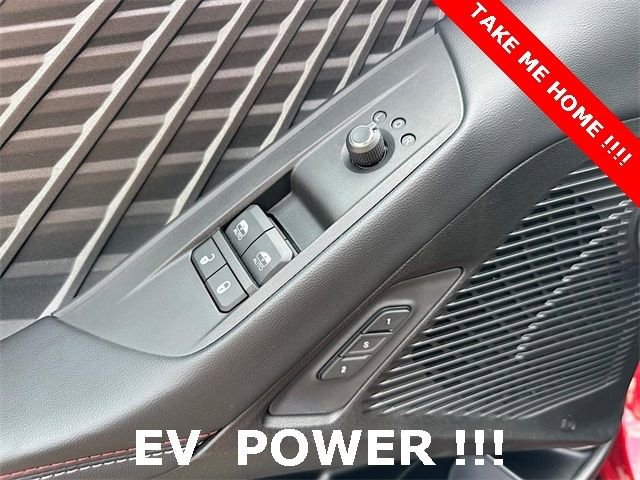 Used 2024 Dodge Charger Daytona R/T w/ Plus Group AWD/4WD image 17