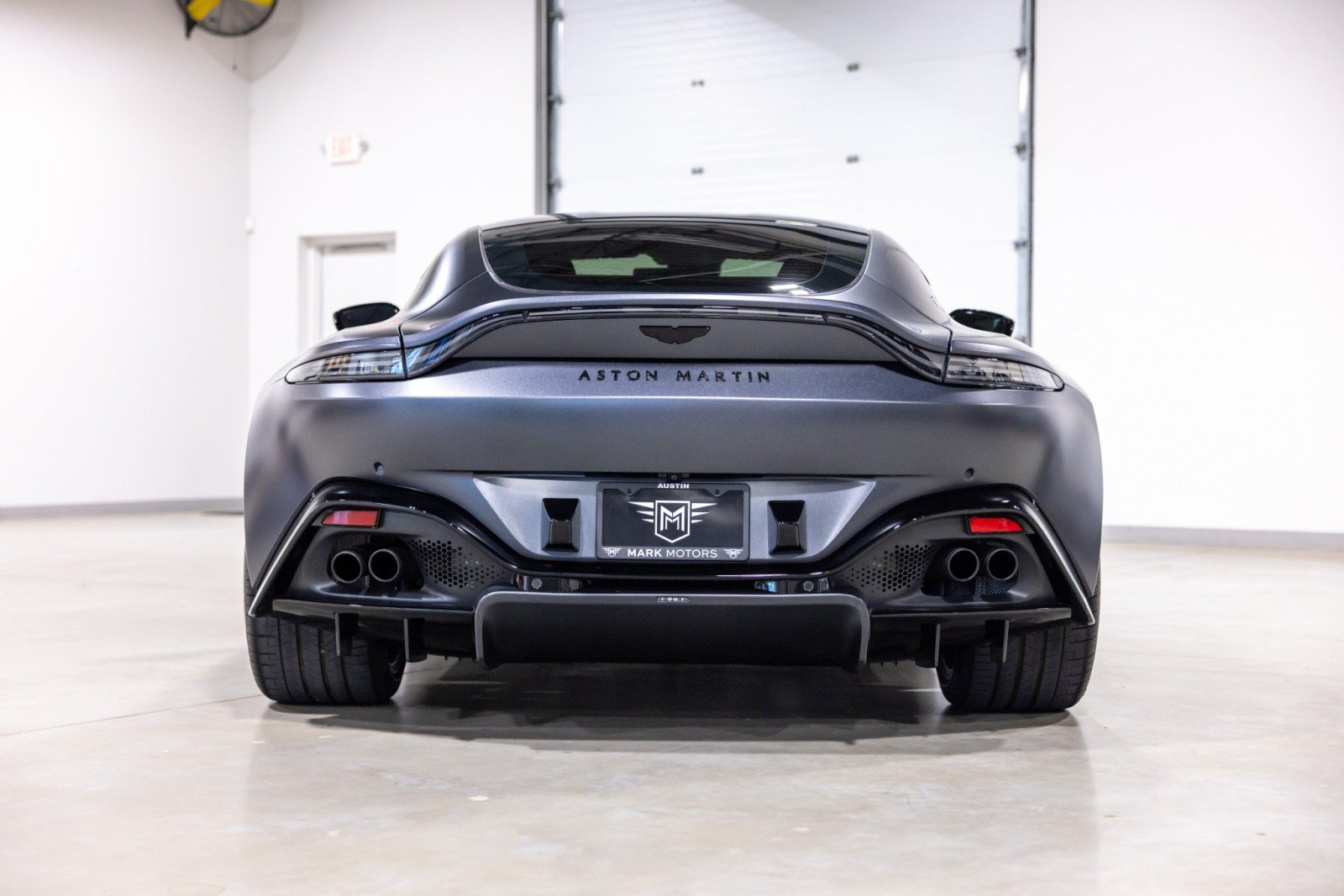 Used 2022 Aston Martin V8 Vantage Coupe RWD image 5