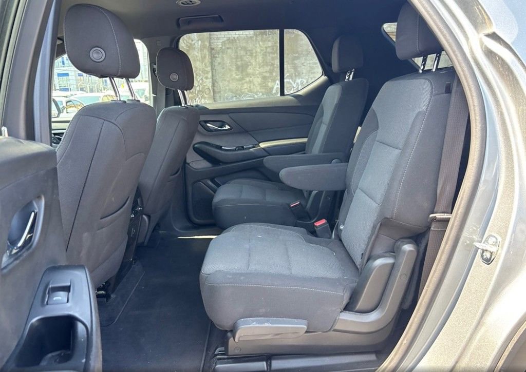 Used 2023 Chevrolet Traverse LT AWD/4WD image 7