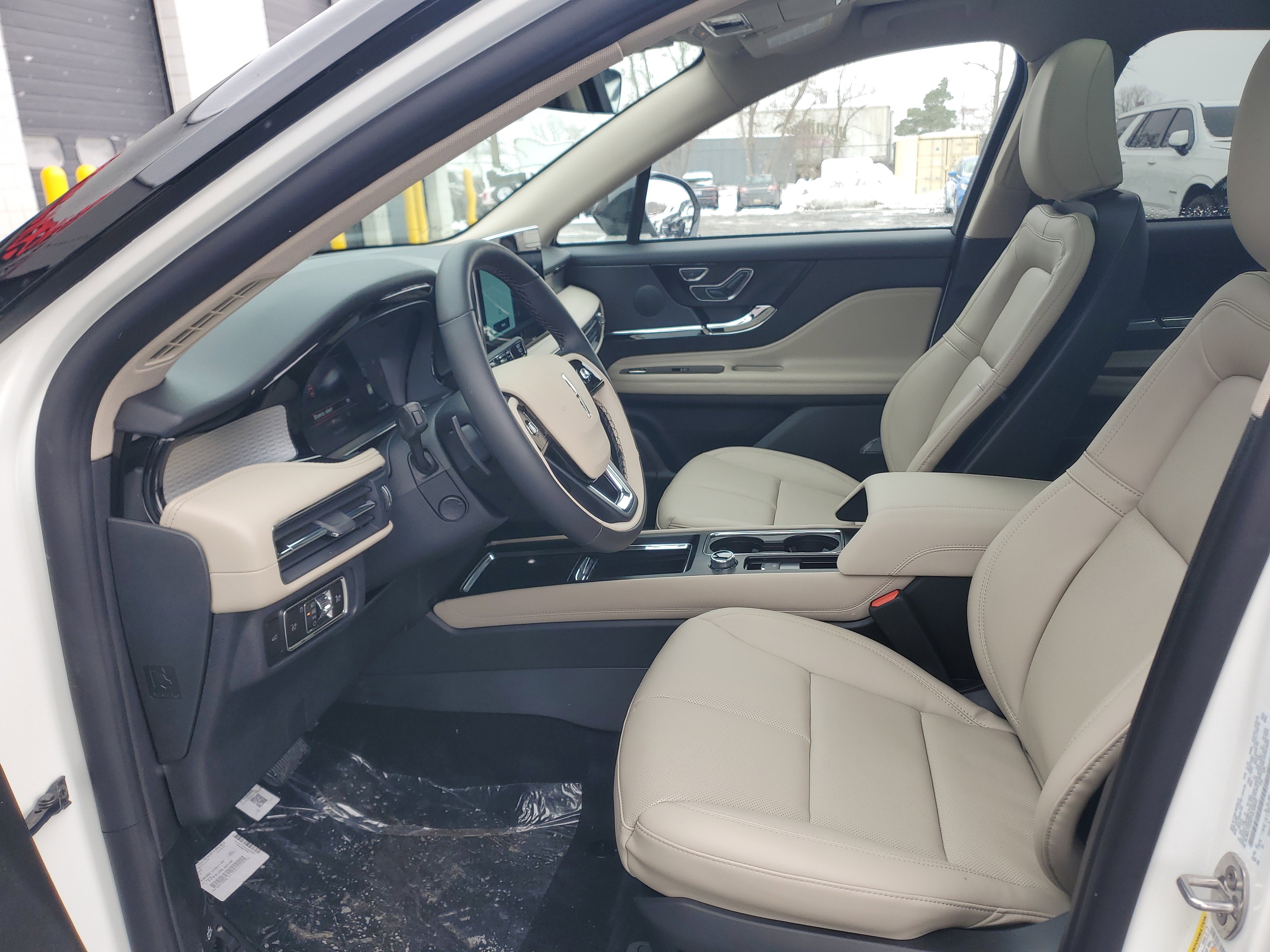 New 2026 Lincoln Corsair Premiere image 12