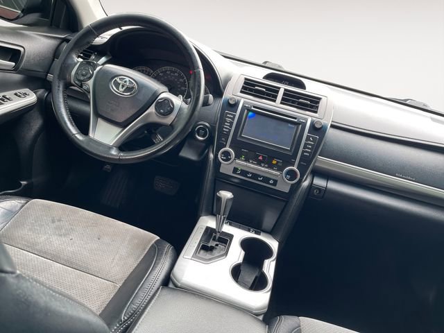 Used 2012 Toyota Camry SE w/ Leather Pkg FWD image 10