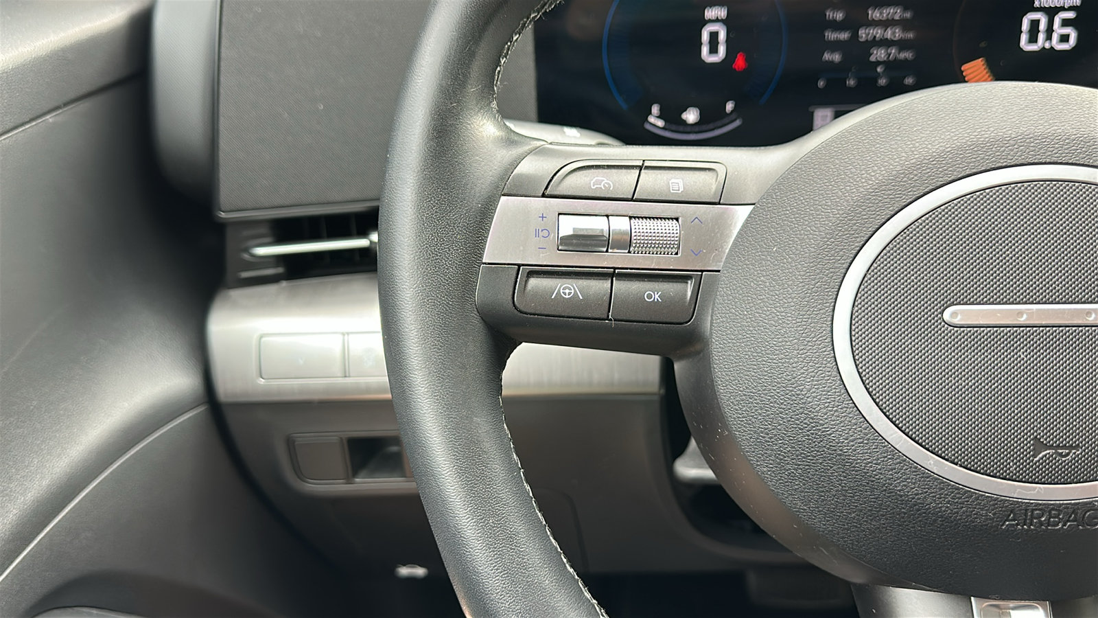 Used 2024 Hyundai Kona SEL AWD/4WD image 14
