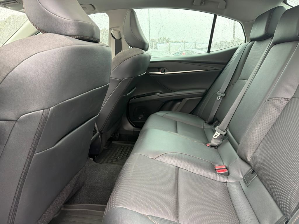 Used 2025 Toyota Camry XLE image 18
