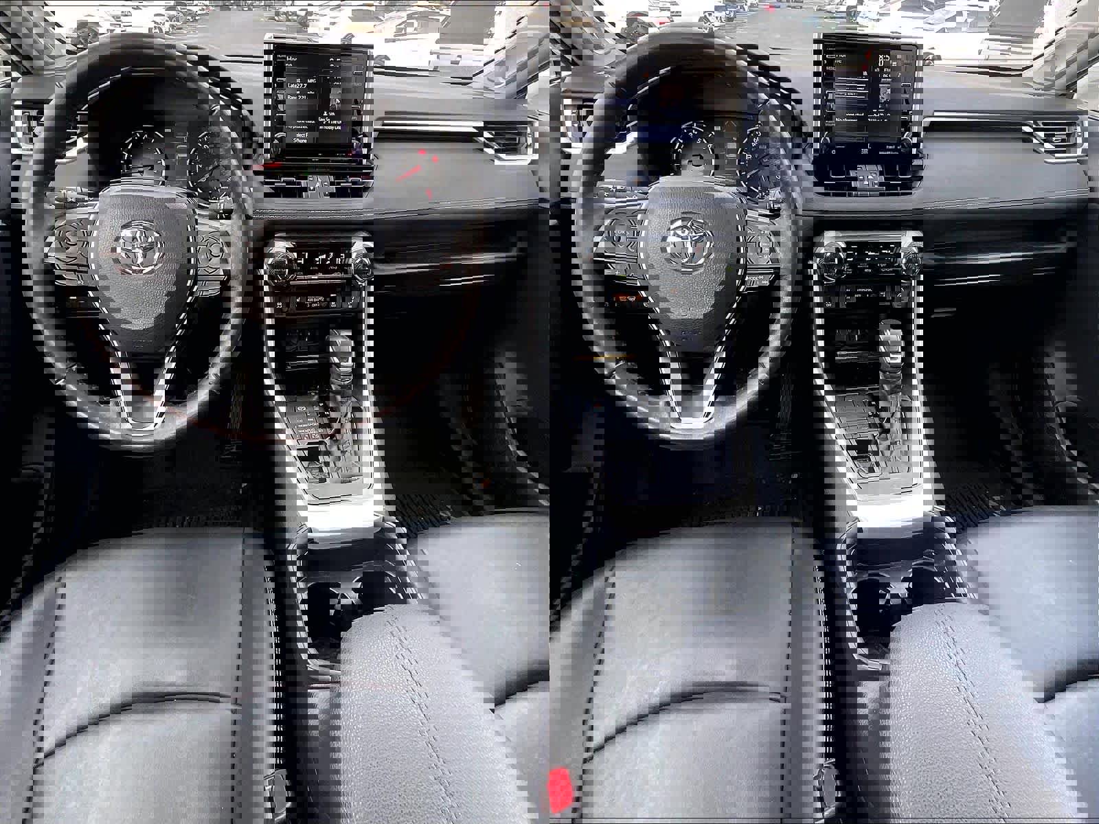 Used 2020 Toyota RAV4 XLE Premium image 16