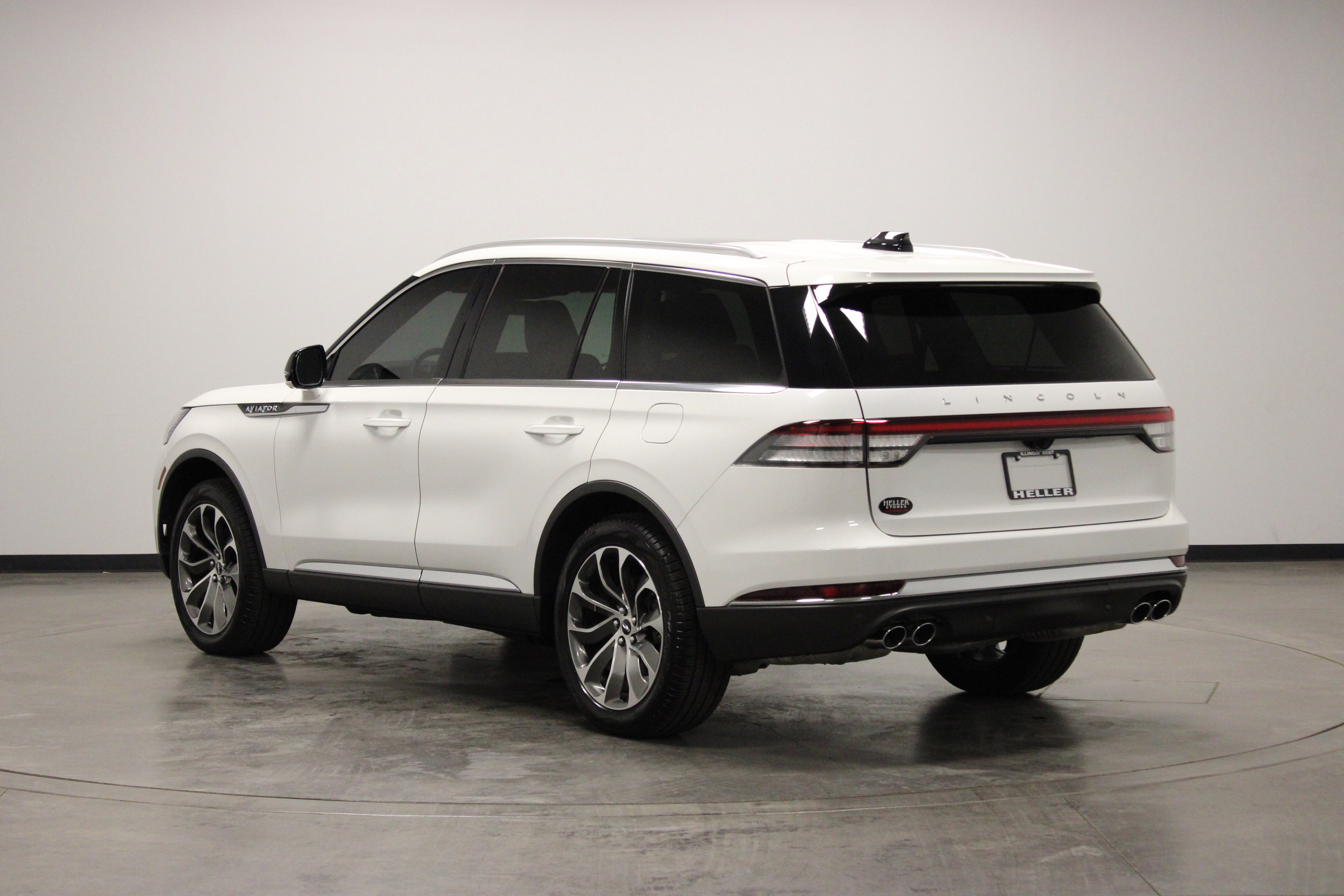 Used 2025 Lincoln Aviator AWD w/ Equipment Group 101A image 6