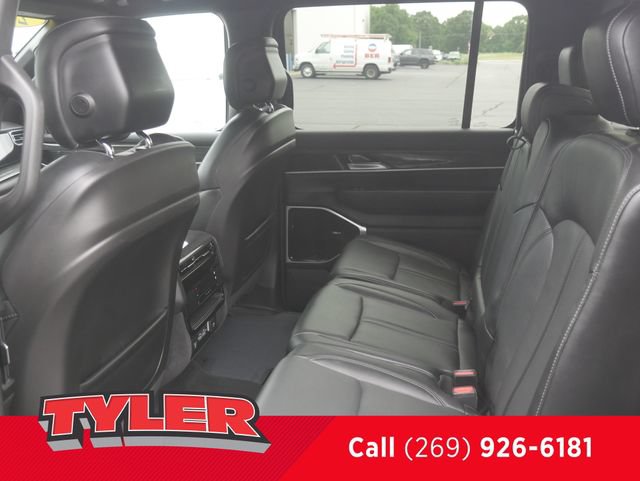 Used 2022 Jeep Wagoneer Series III w/ Premium Group I AWD/4WD image 39