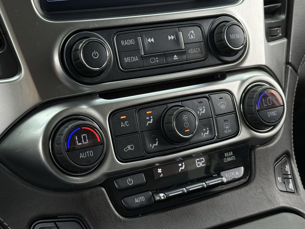 Used 2018 Chevrolet Tahoe Premier RWD image 17
