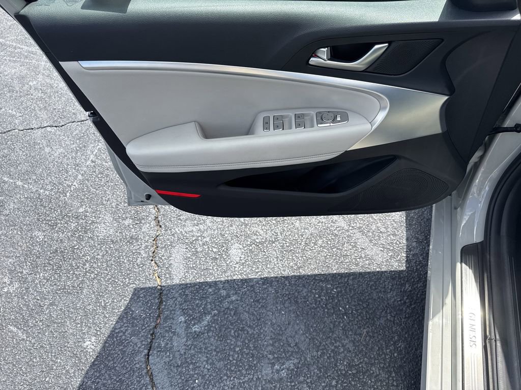 New 2025 Genesis G70 2.5T image 10