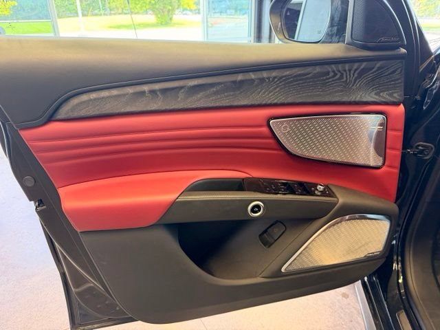 Used 2023 Maserati Grecale Modena AWD/4WD image 11