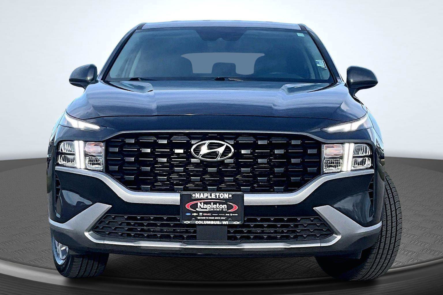 Used 2023 Hyundai Santa Fe SE image 3