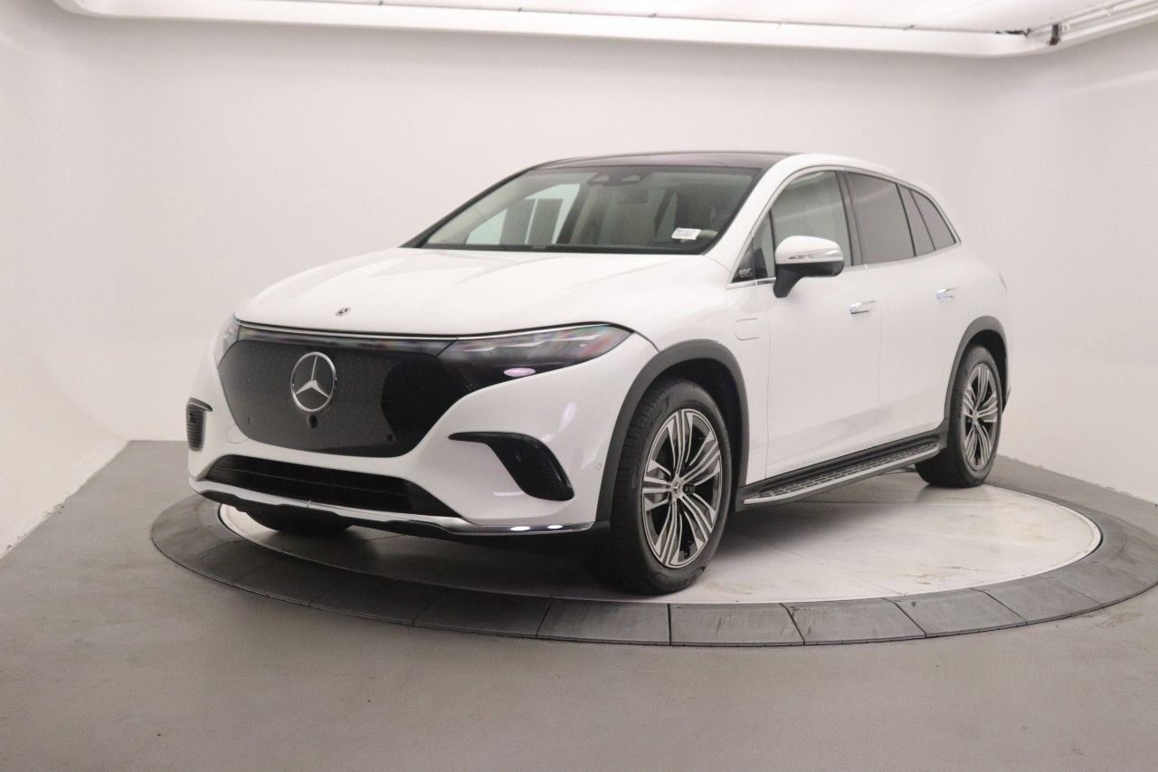 Certified 2023 Mercedes-Benz EQS 450+ SUV image 3