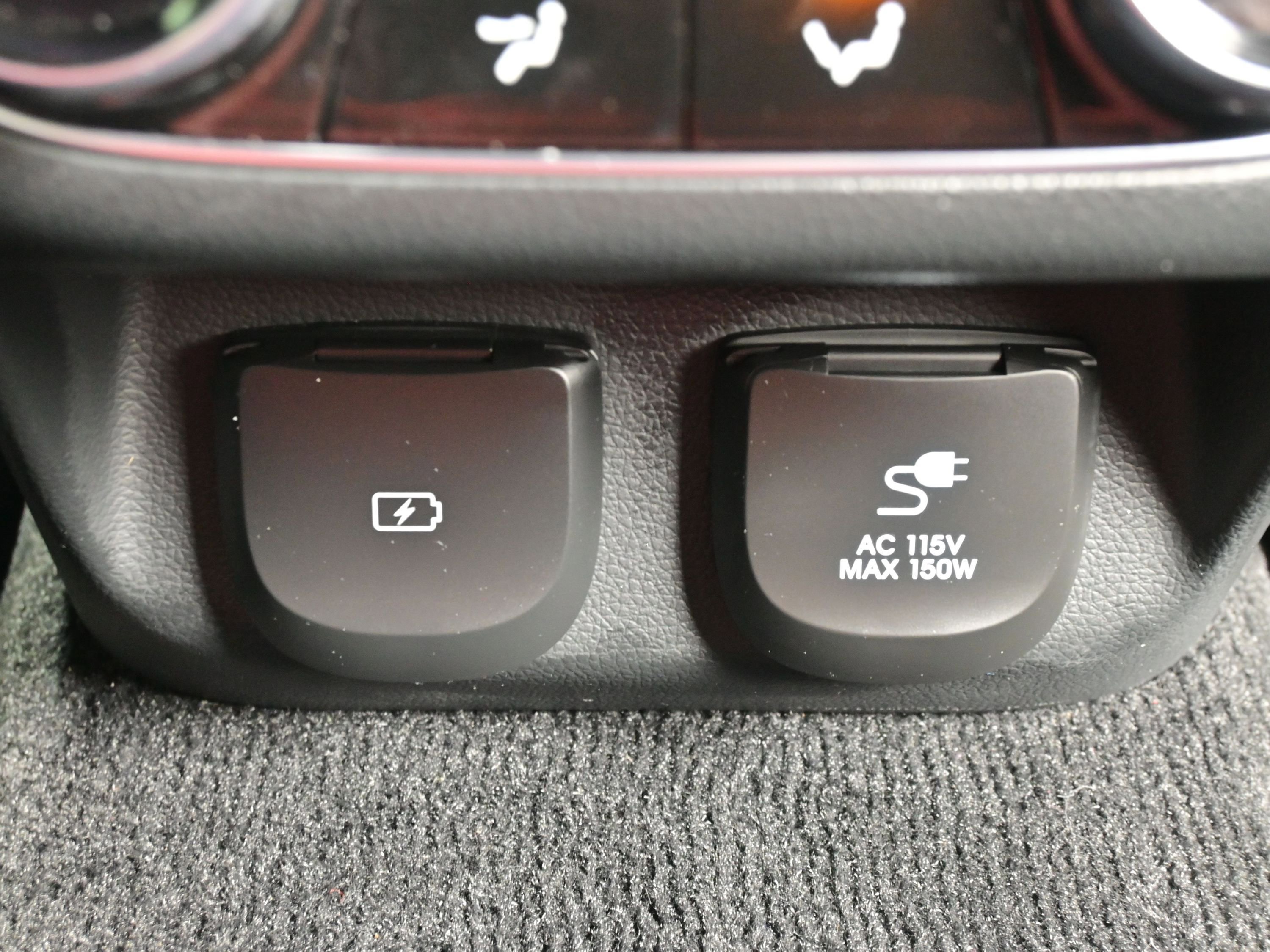 Certified 2023 Genesis GV70 2.5T w/ Sport Prestige Package image 21