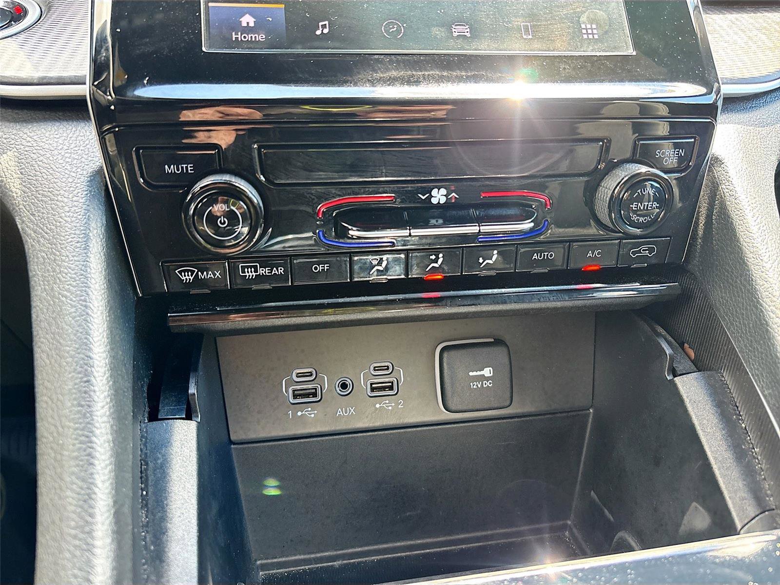 Used 2024 Jeep Grand Cherokee L Laredo image 17