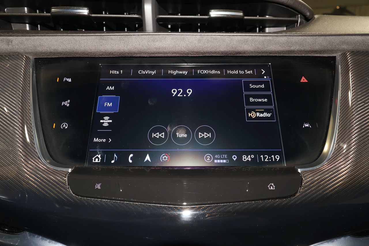 Used 2024 Cadillac XT6 Sport w/ Platinum Package AWD/4WD image 12
