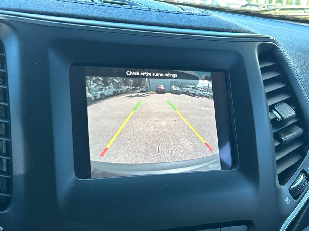 Used 2020 Jeep Cherokee Latitude Lux w/ Quick Order Package 26H Lux FWD image 32