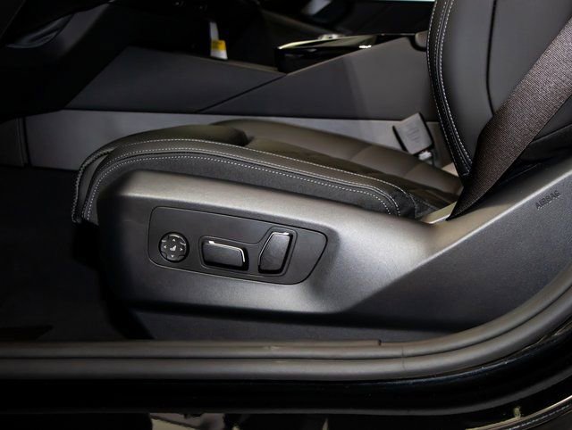 Used 2026 BMW 530i xDrive w/ Premium Package image 15