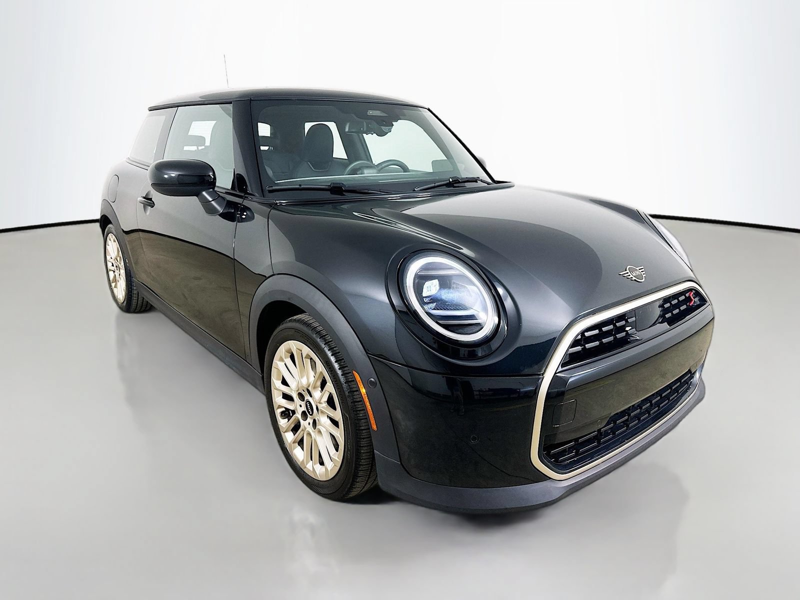 Used 2025 MINI Cooper S FWD image 3