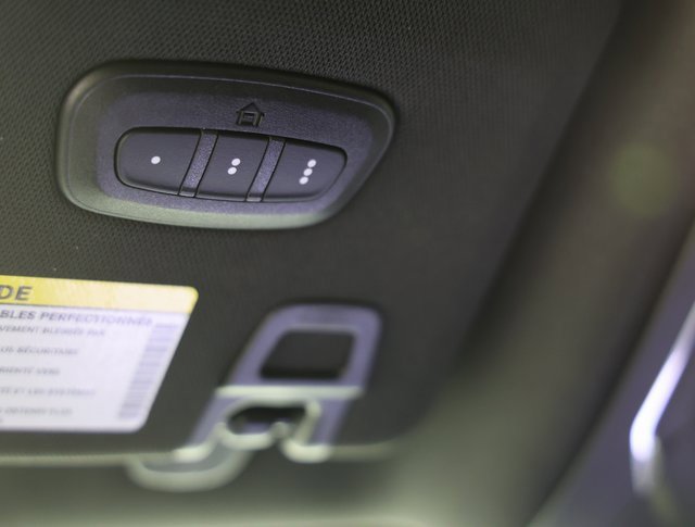 Used 2025 Jeep Grand Cherokee L Limited w/ Black Appearance Package image 25