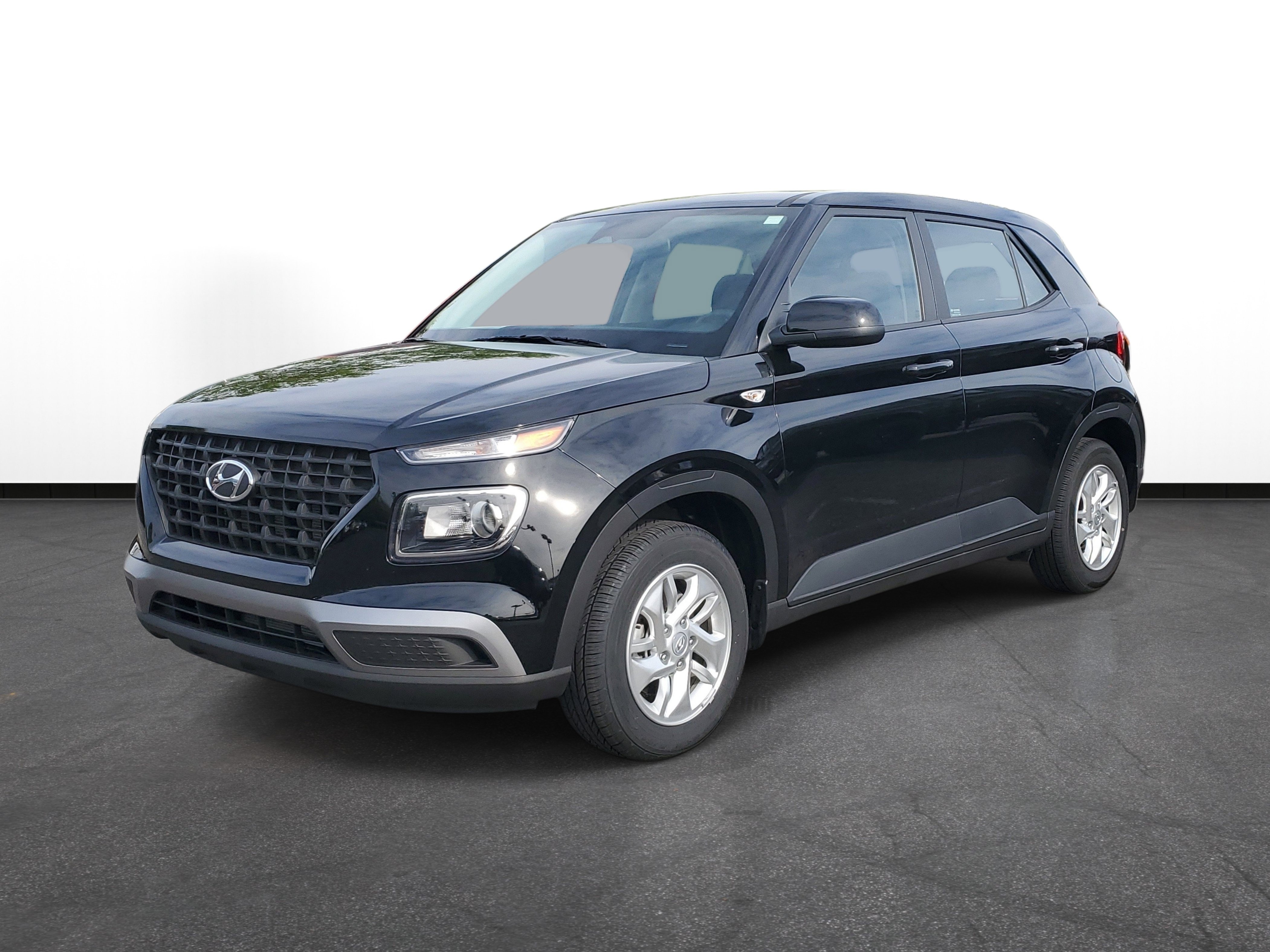 Used 2025 Hyundai Venue SE FWD image 2