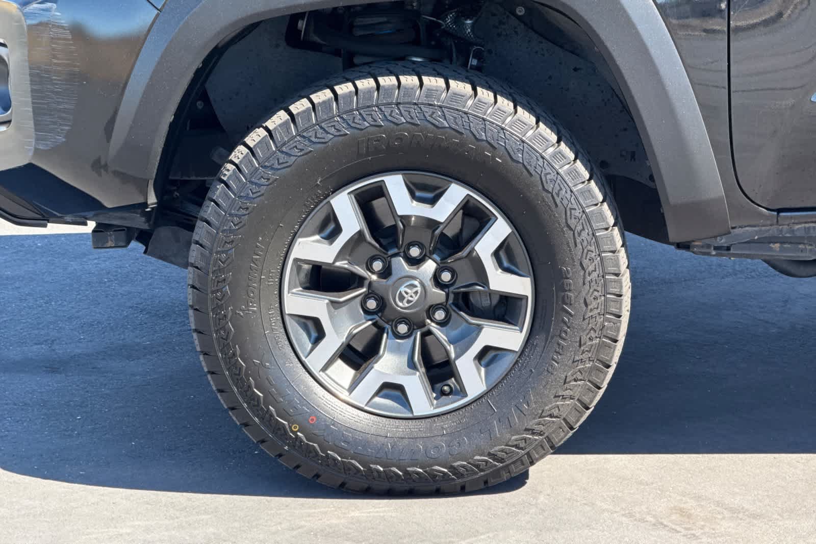 Used 2021 Toyota Tacoma TRD Off-Road w/ Technology Package AWD/4WD image 30
