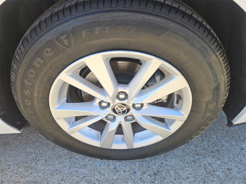 Used 2025 Toyota Camry LE image 25