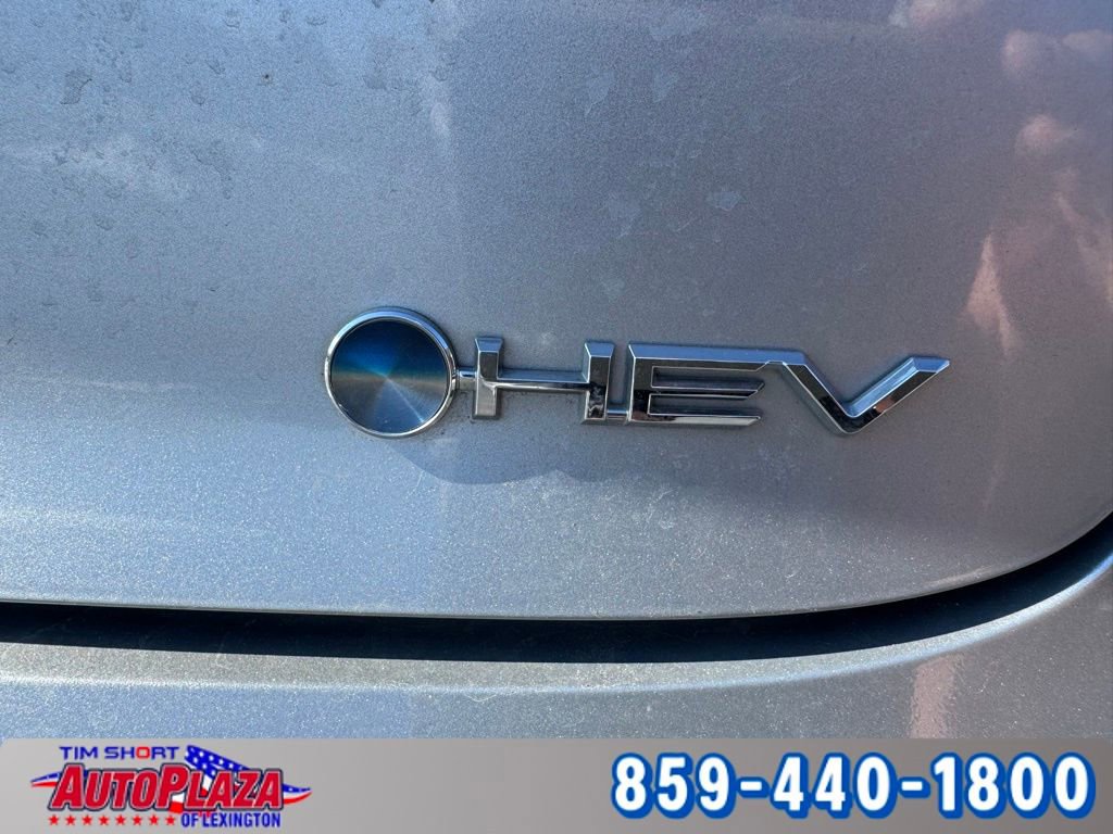 Used 2024 Toyota Prius LE image 10