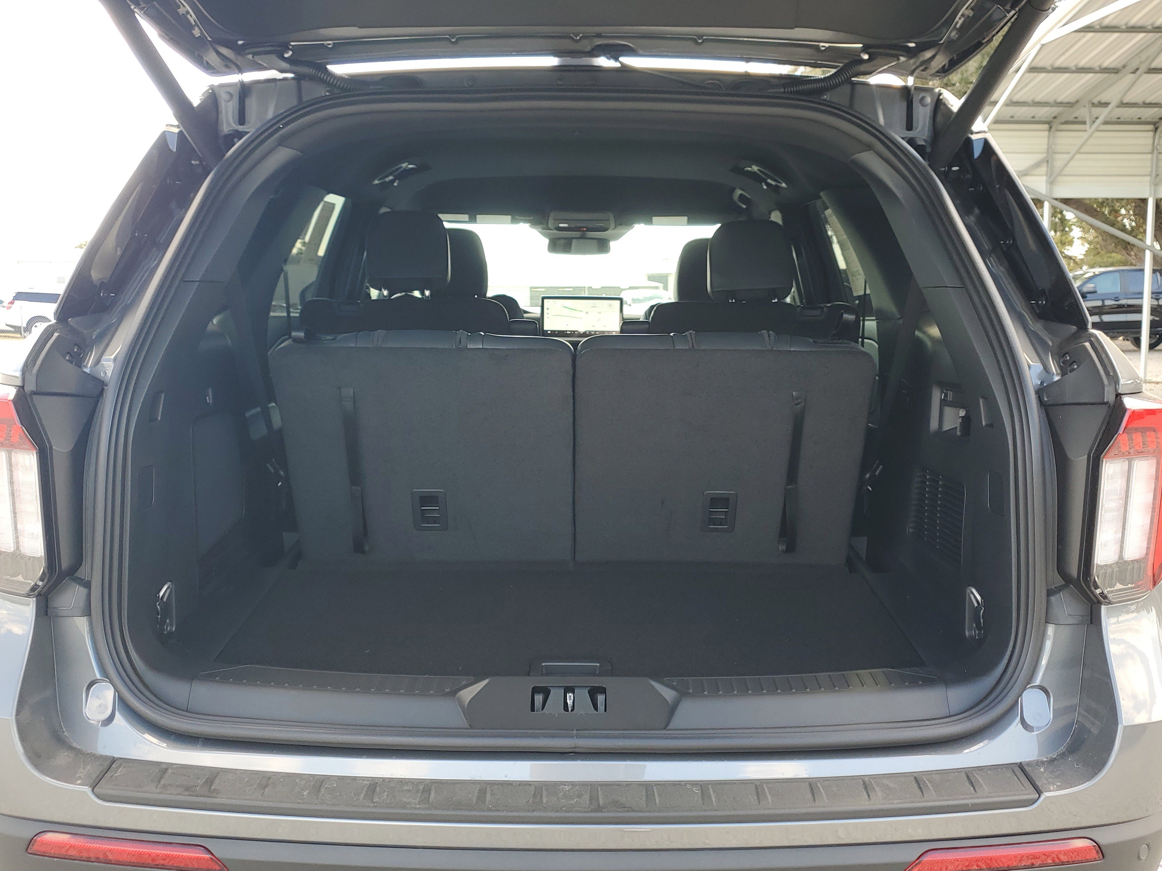 New 2026 Ford Explorer ST-Line w/ ST-Line Street Pack image 10