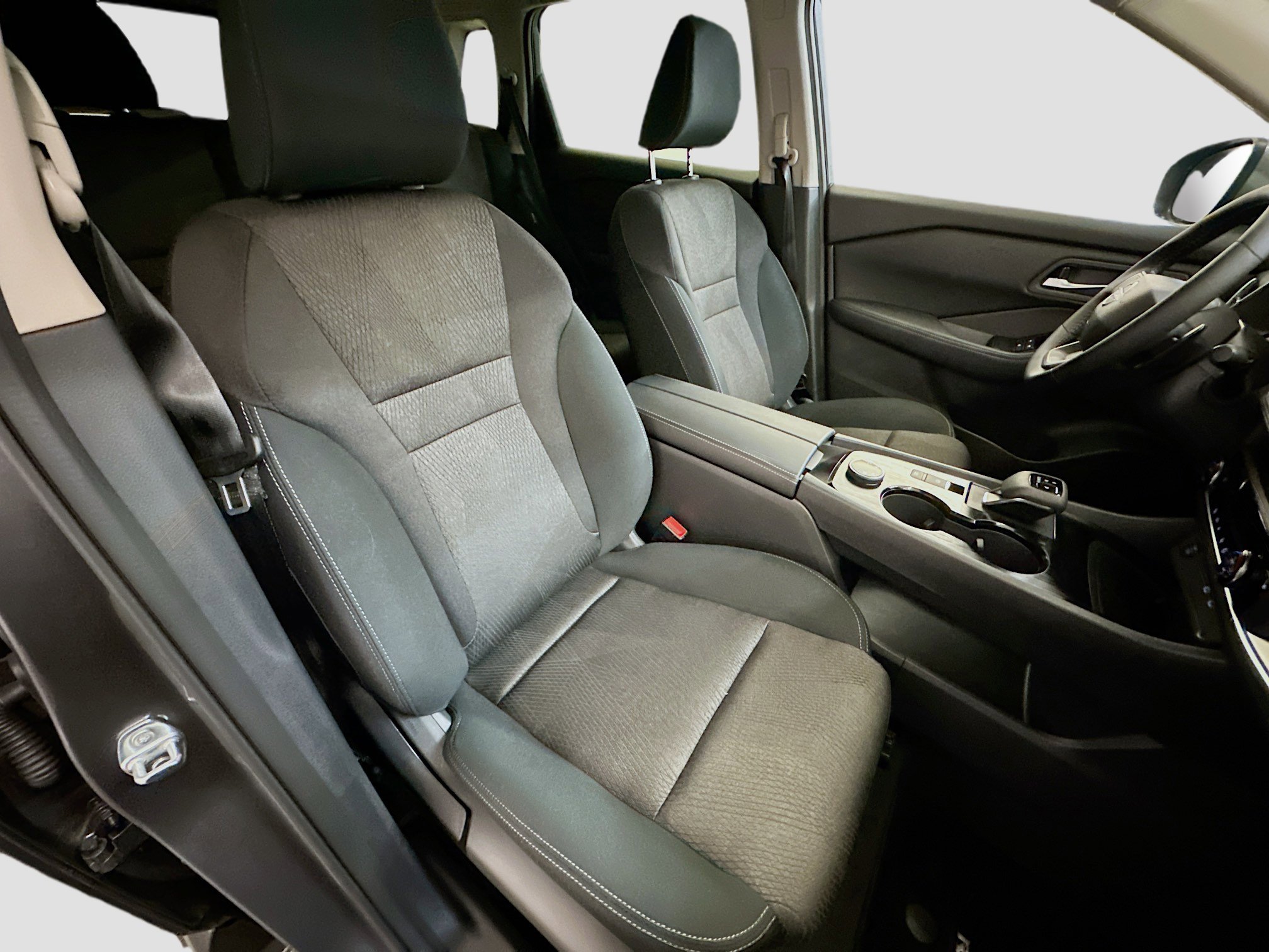 Used 2026 Nissan Rogue SV w/ Cold Weather Package image 32