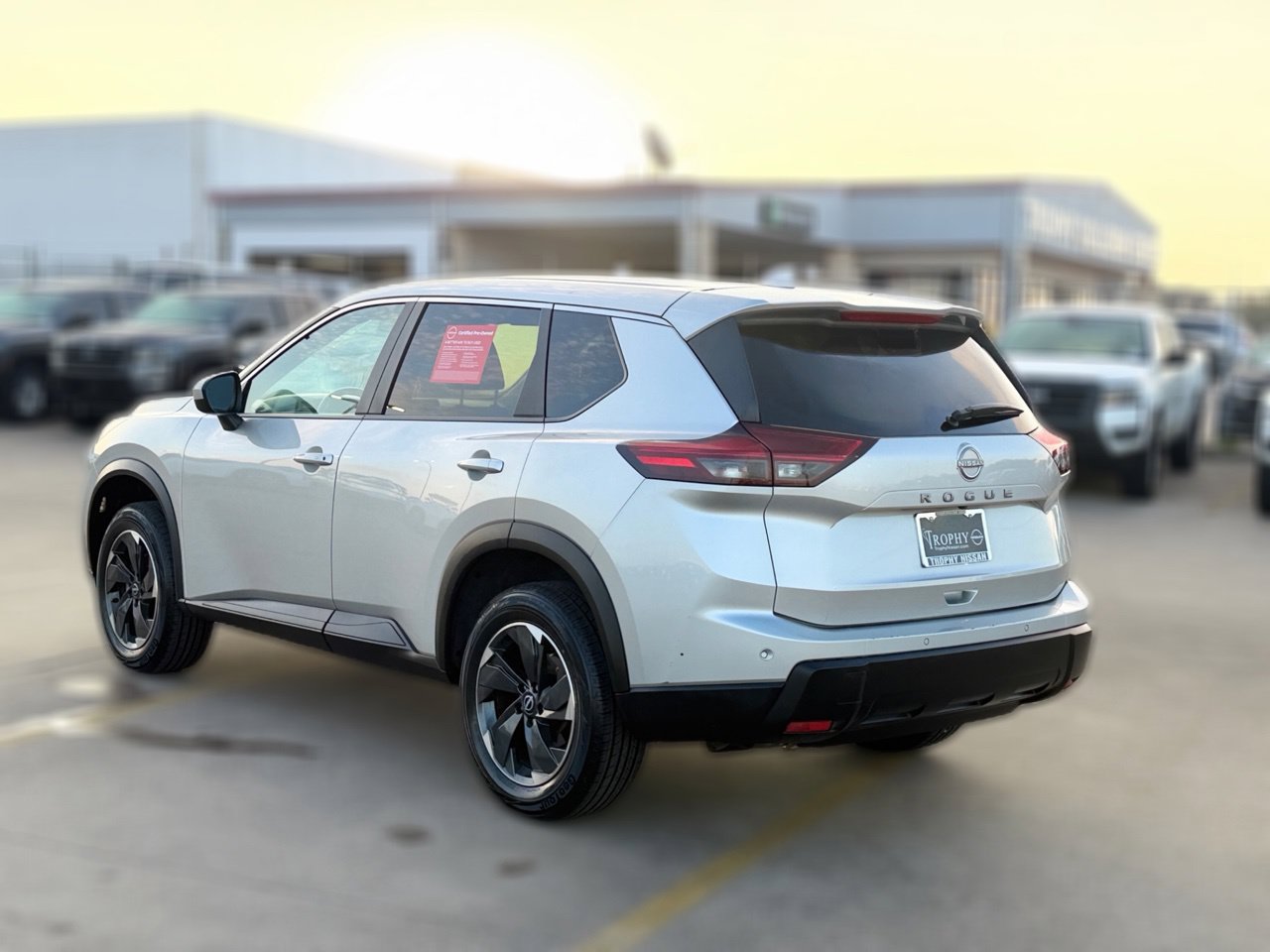 Certified 2025 Nissan Rogue SV FWD image 5