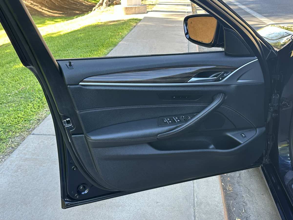 Used 2019 BMW 540i xDrive AWD/4WD image 49