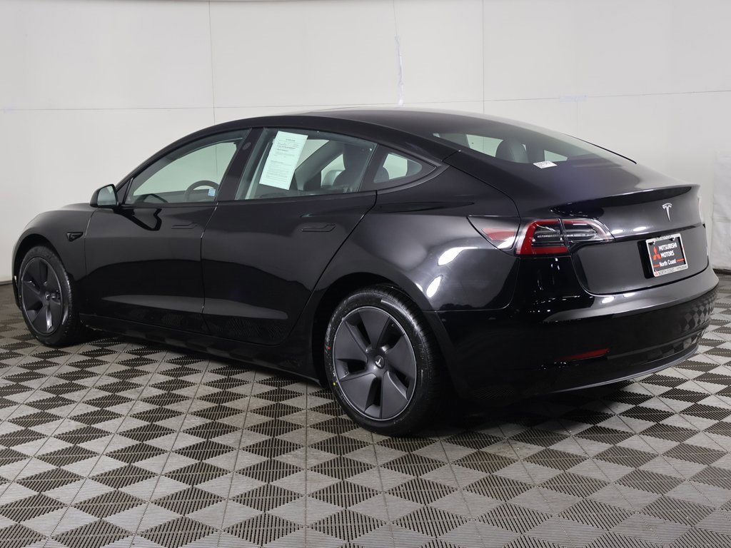 Used 2023 Tesla Model 3 Standard Range image 9
