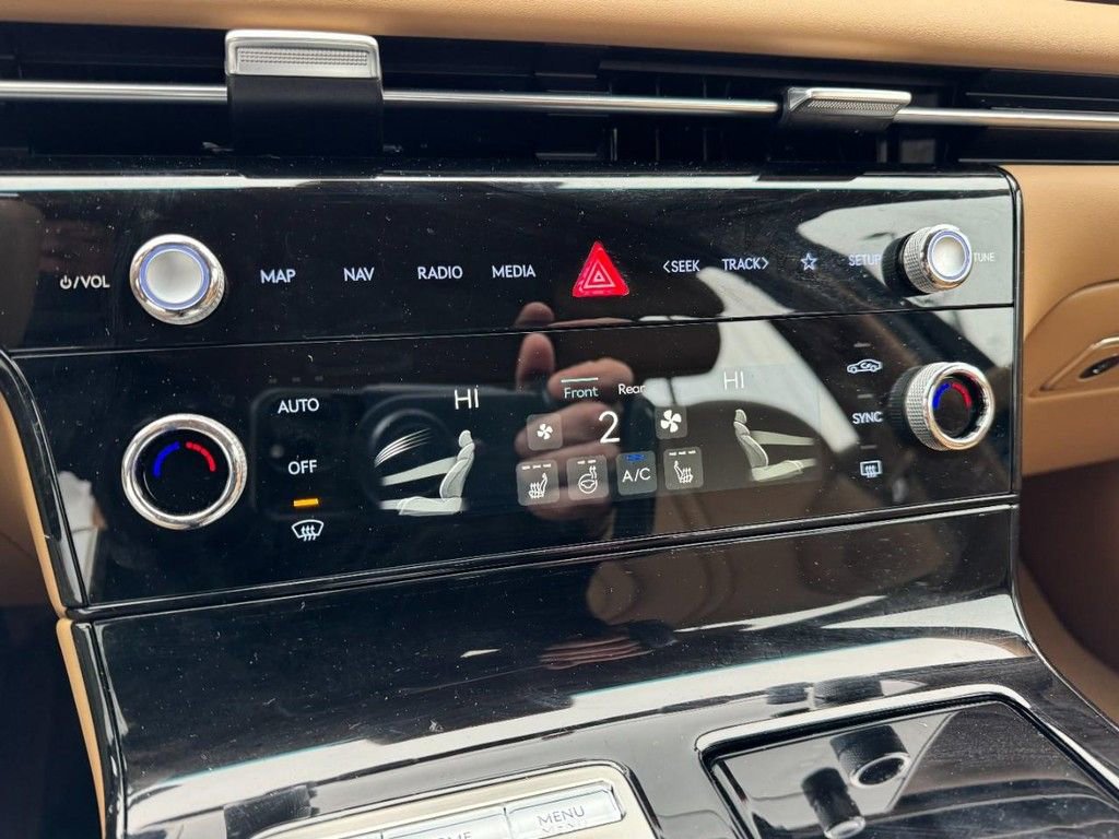 Certified 2025 Genesis G80 2.5T image 19